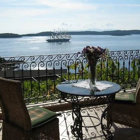 Hvar Boutique - Terra Rossa Apartment *